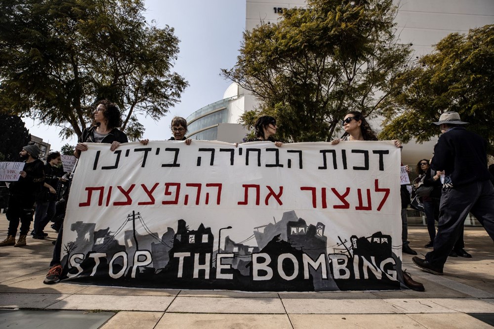 İsrail'in başkenti Tel Aviv'de savaş karşıtı gösteri - 6