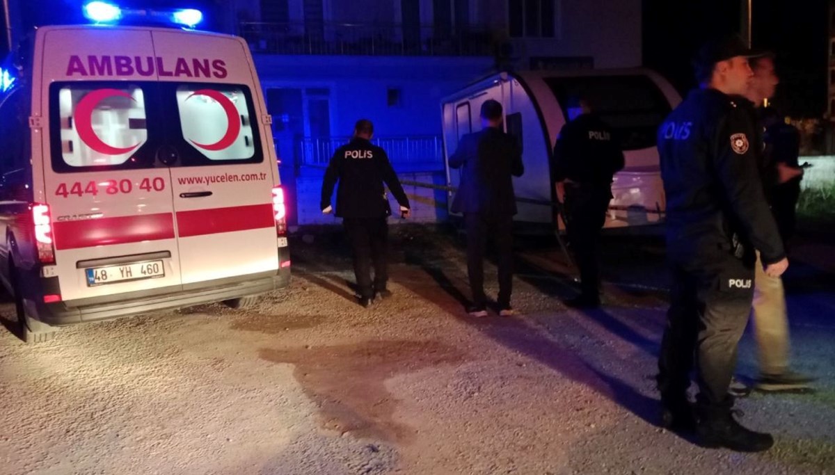 Sokak ortasında silahla başından vurulmuş halde bulundu