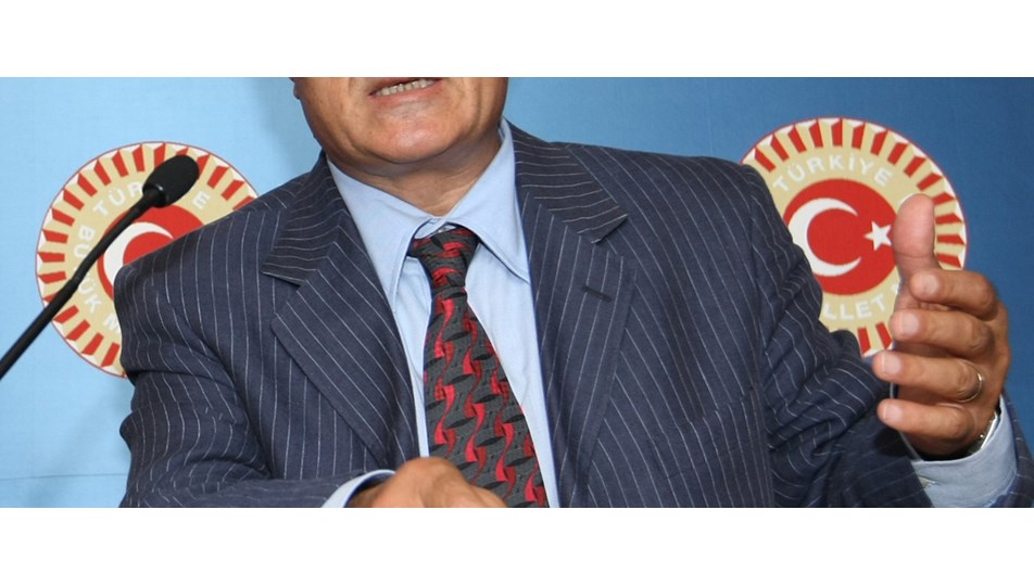 'Ülke fakirleşiyor, Başbakan zenginleşiyor'