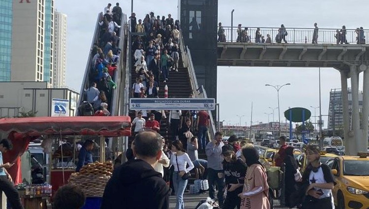 Uluslararası İstanbul Kitap Fuarı’nda hafta sonu yoğunluğu yaşandı