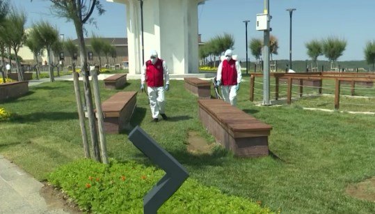 Halka açık yerlerde kene ilaçlaması