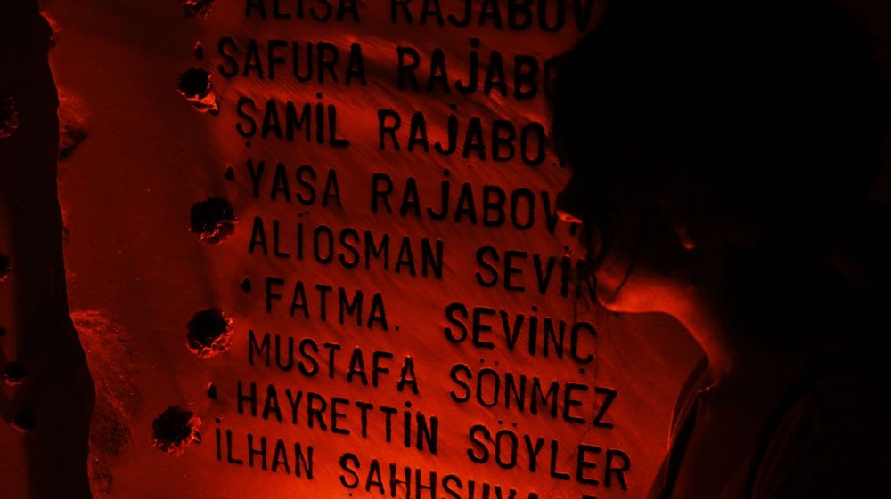 17 Ağustos depreminin 21. yılı: Hayatını kaybedenler törenle anıldı - 17