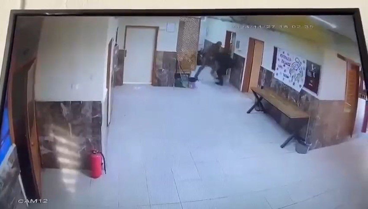 Ağabeyi öğretmenleri dövdü: Kadın öğretmen açığa alındı Ağabeyi öğretmenleri dövdü: Kadın öğretmen açığa alındı