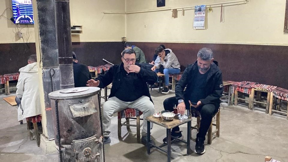 Yurdun büyük bölümü kavruluyor, onlar sobayı yaktı: "Isınmaya çalışıyoruz" - 1