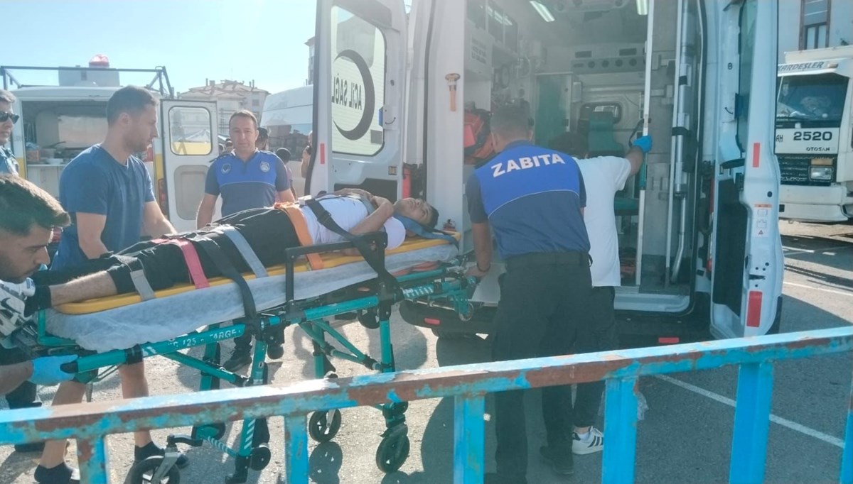 Cumartesi pazarında silahlı saldırı: Bir ölü, yedi yaralı Cumartesi pazarında silahlı saldırı: Bir ölü, yedi yaralı
