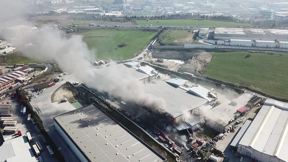 İstanbul'da fabrika yangını - 1