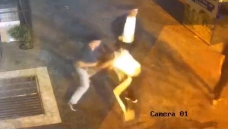 Sultangazi'de tekmeli yumruklu kavga