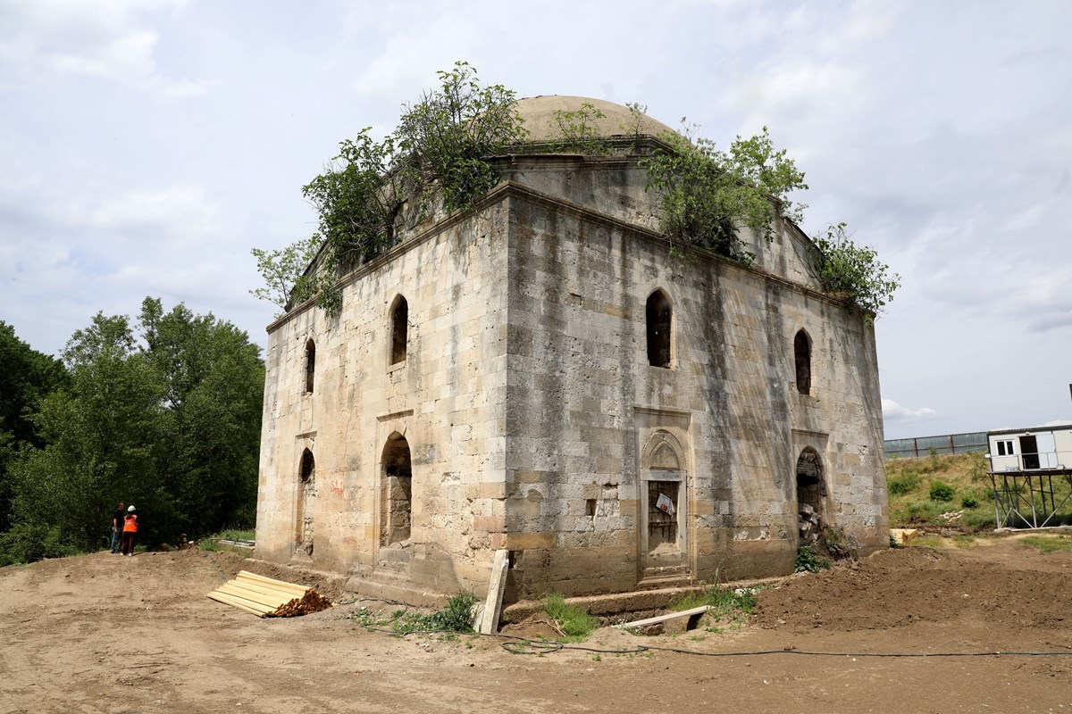 WHylAp10QUKAcciLHRzzdA.jpg