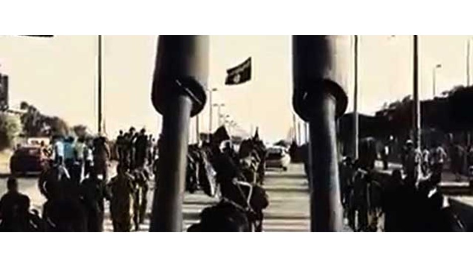 ABD IŞİD'in kalesini vurdu