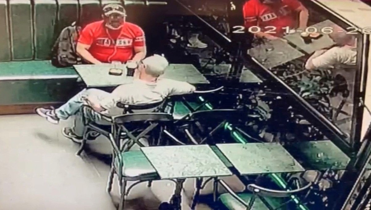 Alman turisti içeceğine ilaç atıp gasp etti