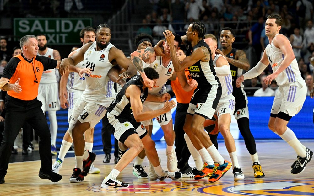 Madrid'de olaylı gece: Real Madrid-Partizan maçında yumruk yumruğa kavga - 3