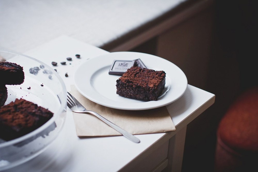 Çikolatalı tatlıların kraliçesi olarak biliniyor: 3 malzemeli browni tarifi - 6