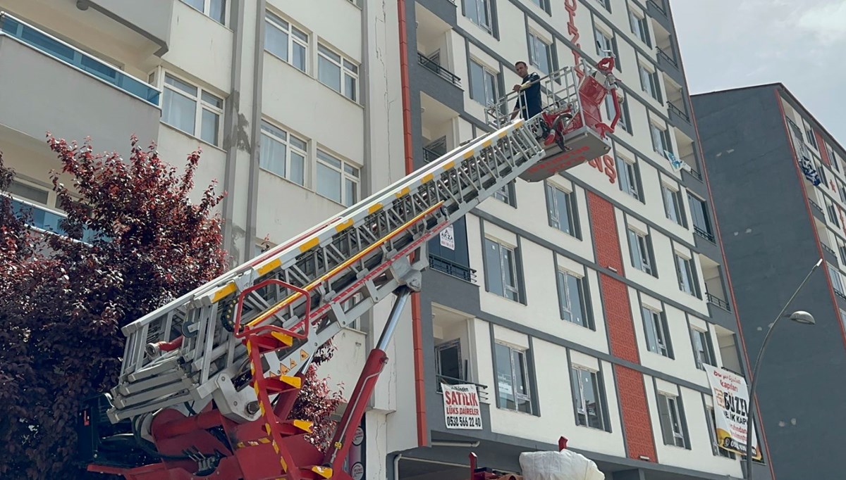 Yaşlı adam ekipleri harekete geçirdi: 6 gündür uyuduğu ortaya çıktı Yaşlı adam ekipleri harekete geçirdi: 6 gündür uyuduğu ortaya çıktı