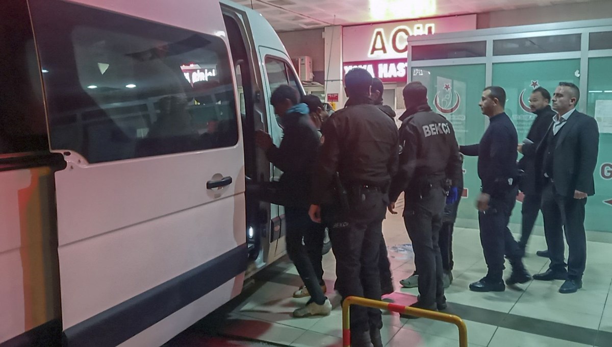 Amasya'da hastaneden kaçan 2 düzensiz göçmen yakalandı Amasya'da hastaneden kaçan 2 düzensiz göçmen yakalandı