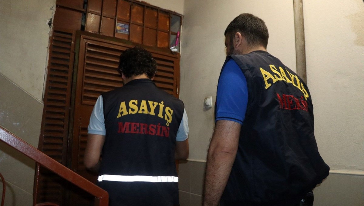 Mersin'de aranan şahıslar operasyonu: 84 gözaltı Mersin'de aranan şahıslar operasyonu: 84 gözaltı