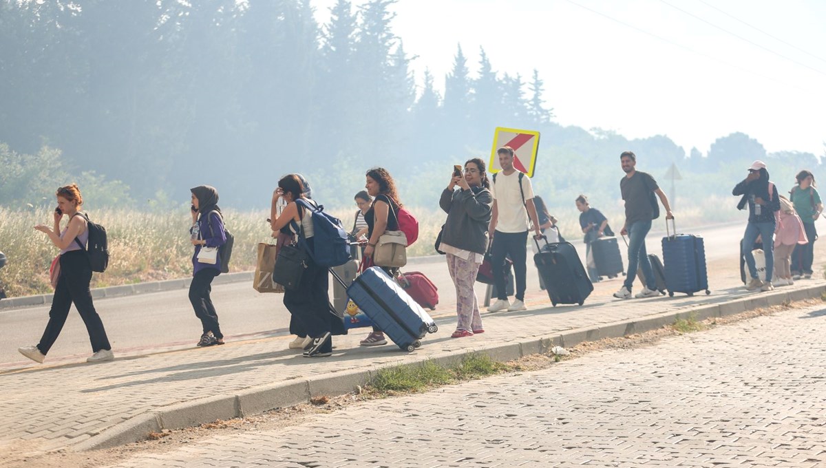 Bursa, Antalya ve Muğla’da orman yangını: Uludağ Üniversitesi'nde öğrenci yurtları tahliye edildi