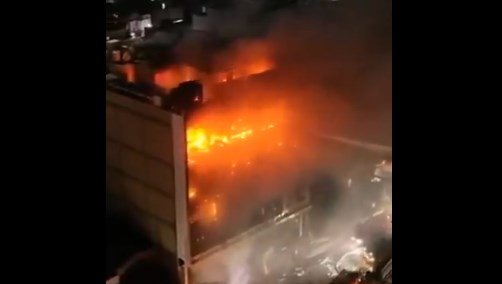 Irak'ta alışveriş merkezinde yangın