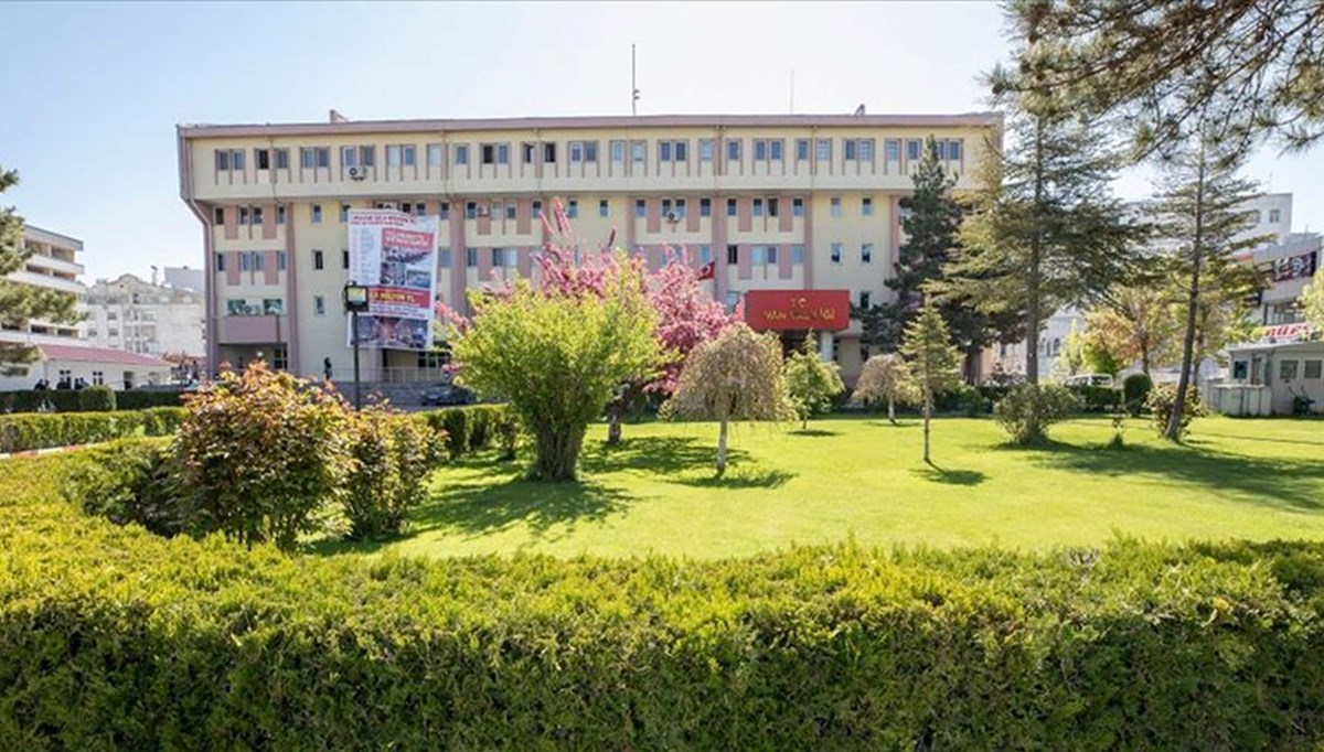 Van'da gösteri yürüyüşü ve açık hava toplantılarına geçici yasak