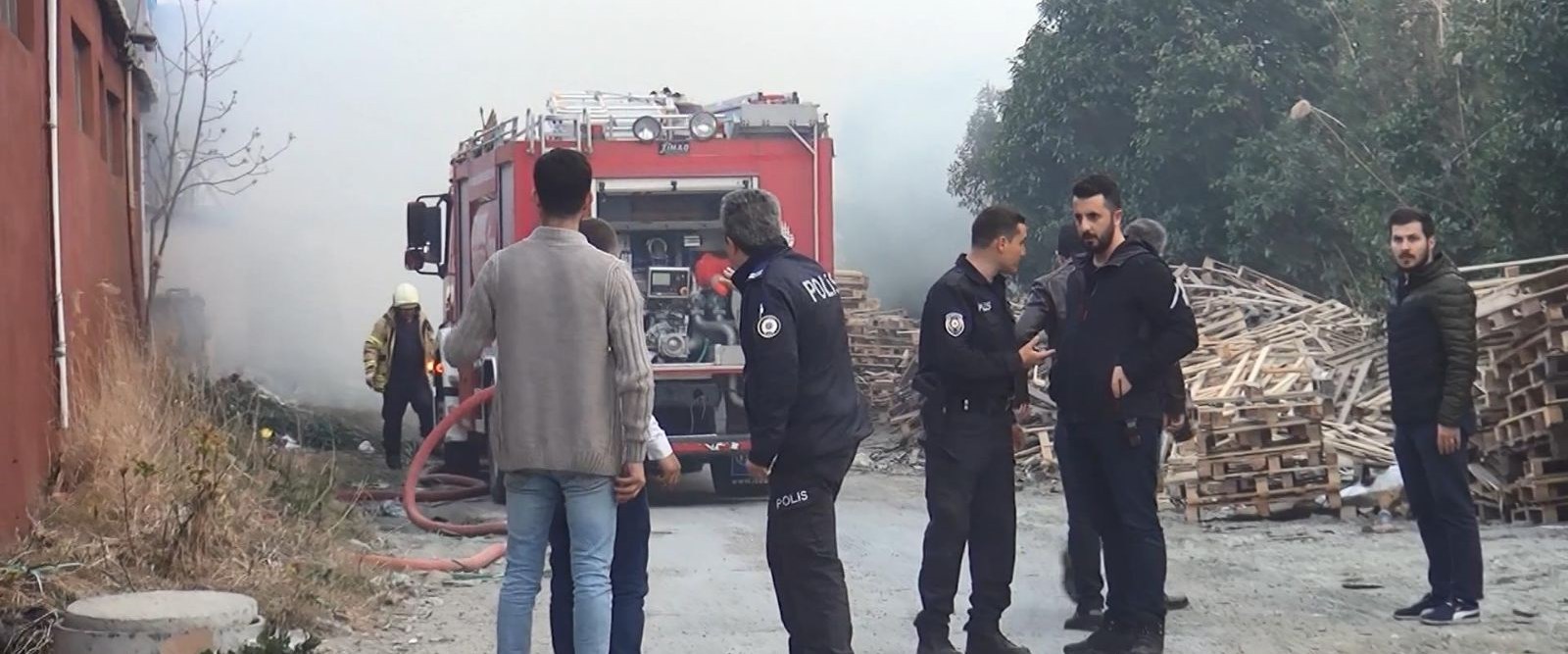 Esenyurt'ta Korkutan Yangın - Son Dakika Türkiye Haberleri | NTV Haber