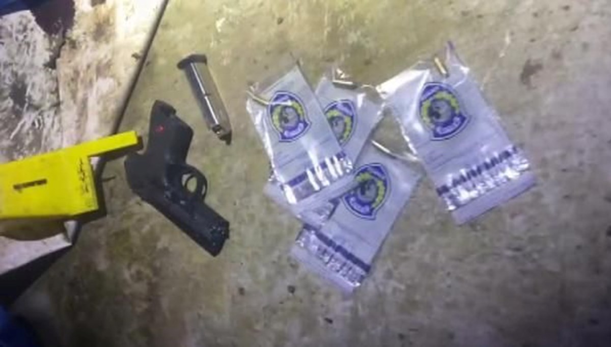 Eyüpsultan'da asayiş denetimi: Araçtan atılan kanlı silah bulundu Eyüpsultan'da asayiş denetimi: Araçtan atılan kanlı silah bulundu