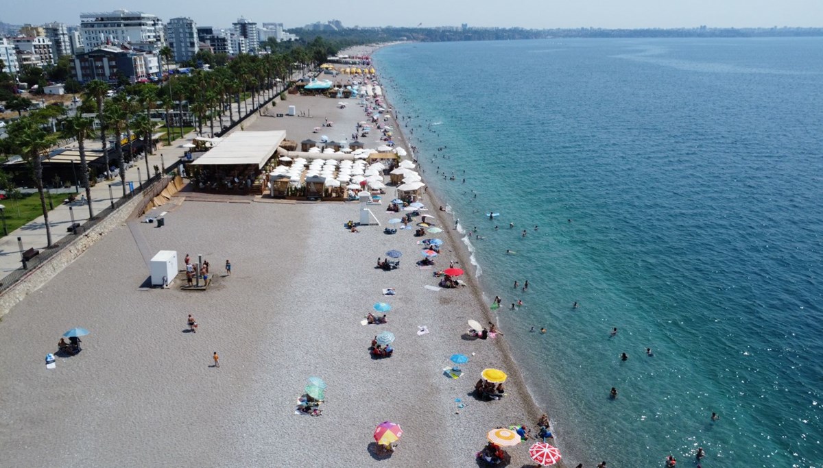 Antalya’da sıcak hava: Deniz suyu sıcaklığı 30 dereceyi aştı