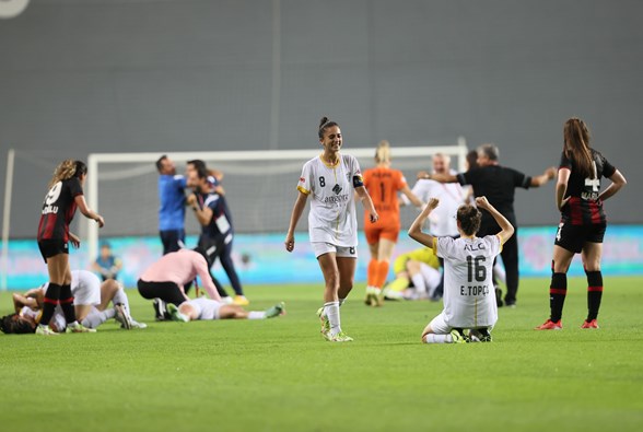 Beşiktaş Vodafone - ALG Spor  Kadın Futbol Süper Ligi PLAY-OFF Çeyrek  Final 