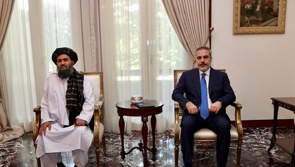 Bakan Fidan, Afganistan'daki Taliban geçici hükümetinin Başbakan Yardımcısı Vekili Birader ile görüştü