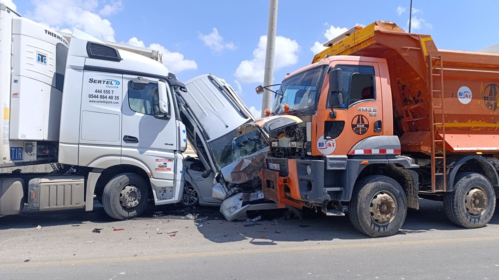 Mersin'de kamyon dehşeti: 13 motosiklet ile 2 otomobili biçti - 2