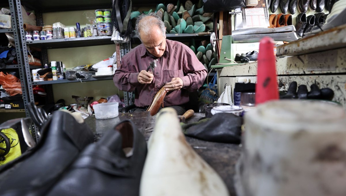 2001 krizinde ayakkabı fabrikası battı: Şimdi tamircilik yapıyor