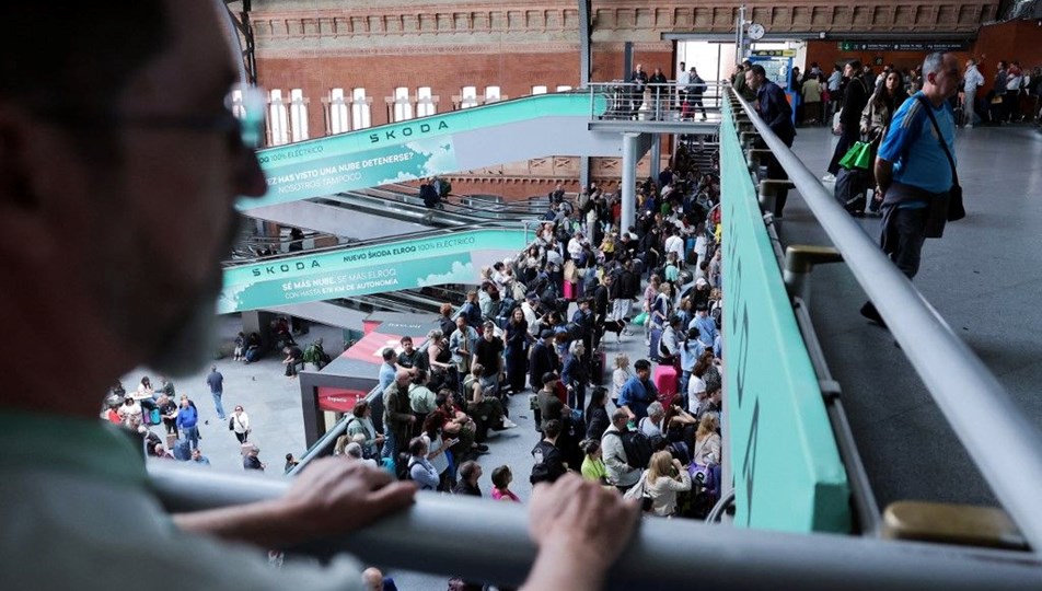 İspanya'da kablo hırsızlığı: 10 binden fazla yolcu etkilendi