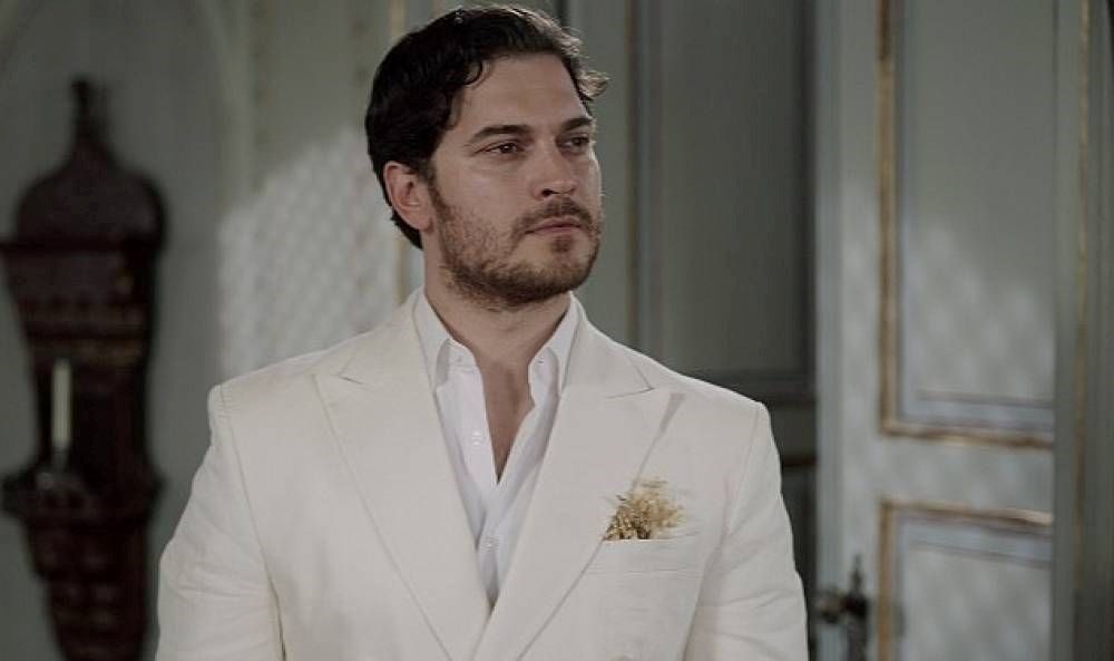 Çağatay Ulusoy'un set kuralı gündem oldu: 8 saatten fazla çalışmama kararı aldığı iddia edildi - 5