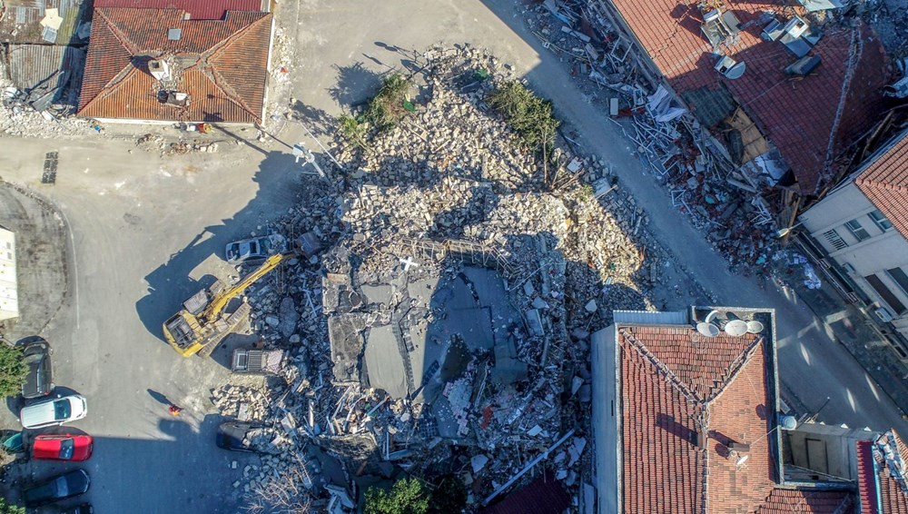 Depremler tarihi yapılara da büyük zarar verdi - 38