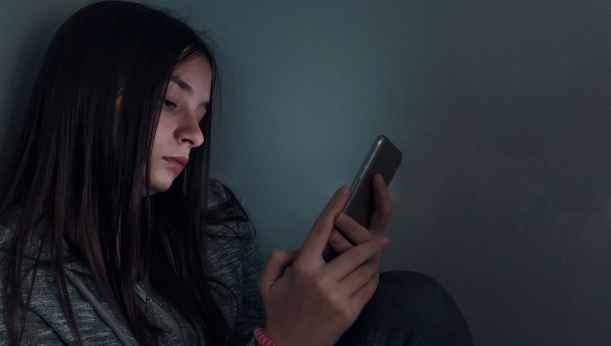 Akıllı telefon bağımlısı çocuklarda psikoz riski daha yüksek