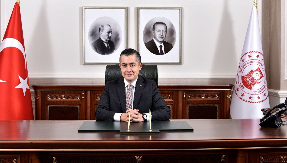 Can Aksoy kimdir? Esenyurt Belediyesi'ne Başkanvekili olarak atanan Can Aksoy'un hayatı Can Aksoy kimdir? Esenyurt Belediyesi'ne Başkanvekili olarak atanan Can Aksoy'un hayatı