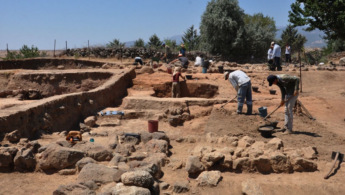Gaziantep Zincirli Höyük'te Demir ve Orta Çağ eserleri bulundu