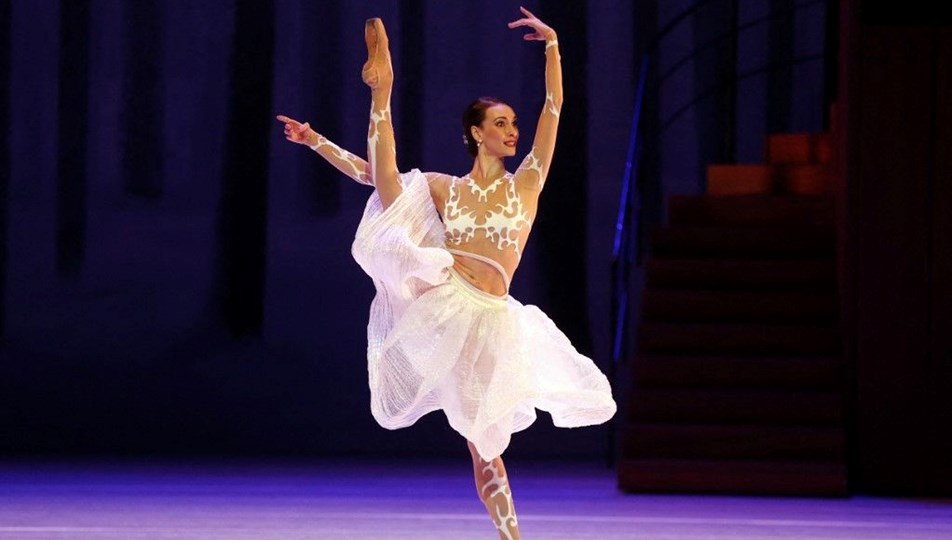 Rus baş balerin Olga Smirnova savaşa tepki olarak Bolşoy Balesi'nden ayrıldı