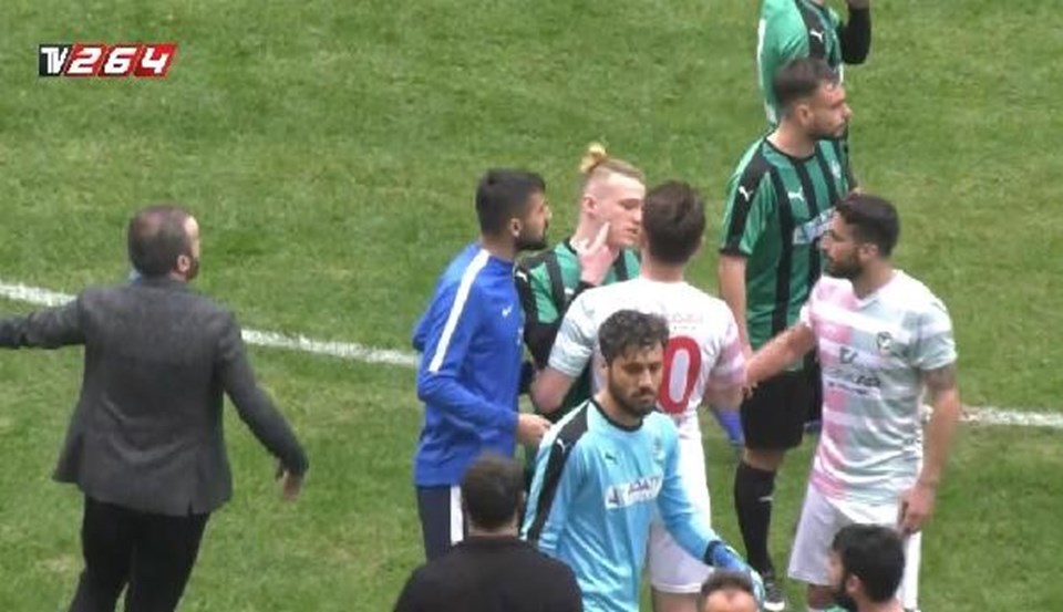 Sakaryasporlu futbolculardan Amedsporlu bazı futbolcular hakkında suç duyurusu (Kesici alet iddiası) - 2