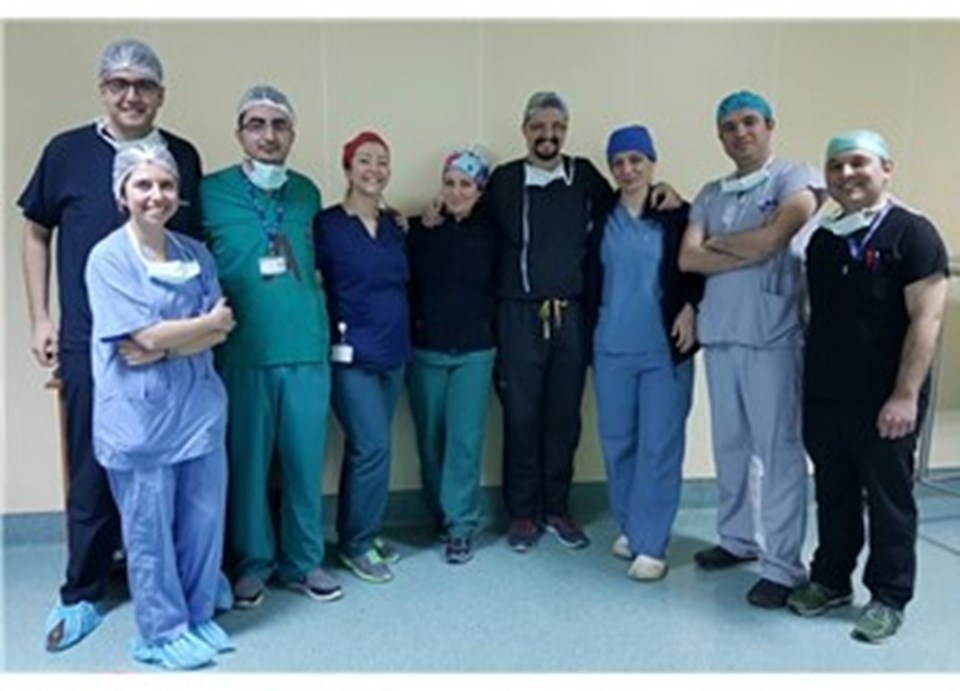 Türkiye’nin ilk izsiz tiroid ameliyatı Ege Üniversitesinde yapıldı - 1