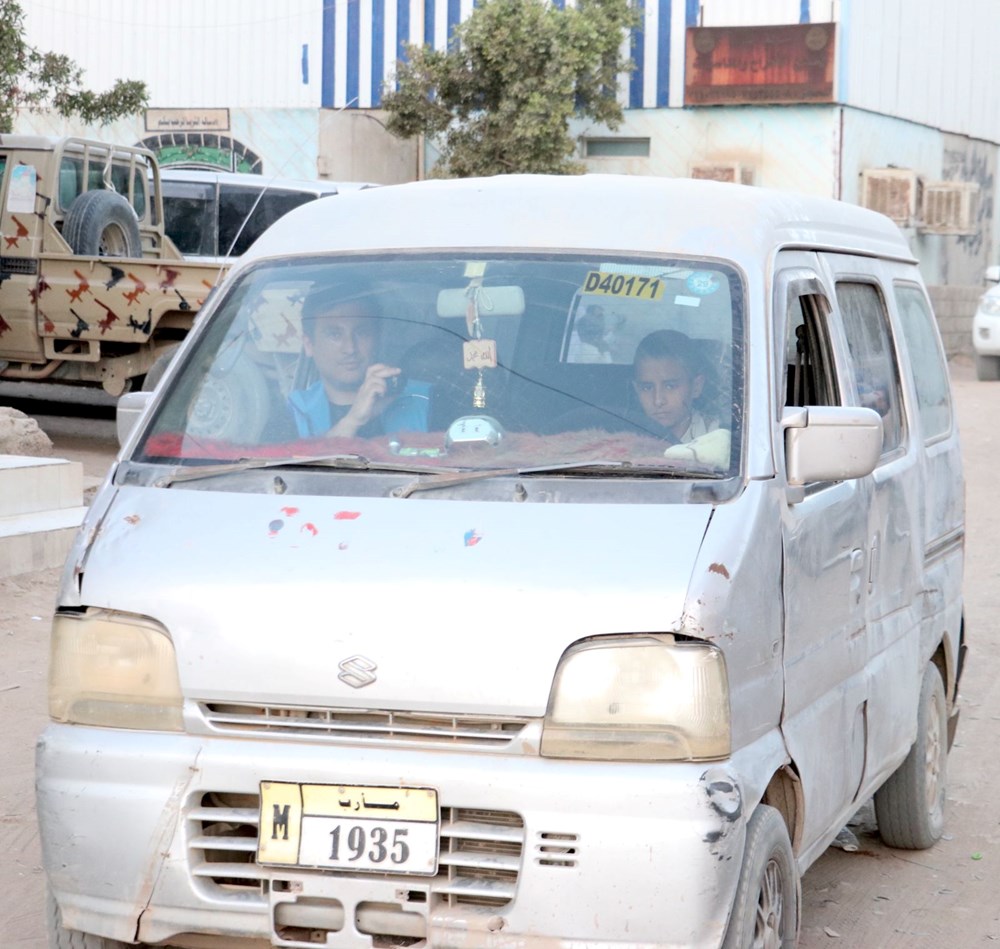 Yemen'in Kayıp Çocukluğu: İç Savaşın Sürüklediği Minik Sürücüler 75 WY8aR sNkUeLz Je0wS85g