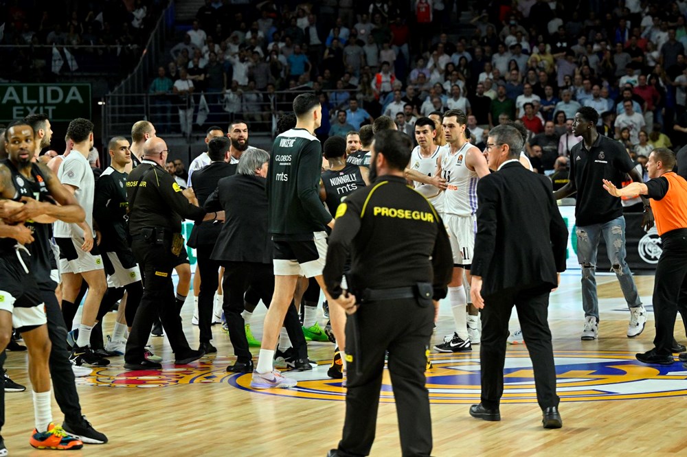Madrid'de olaylı gece: Real Madrid-Partizan maçında yumruk yumruğa kavga - 8