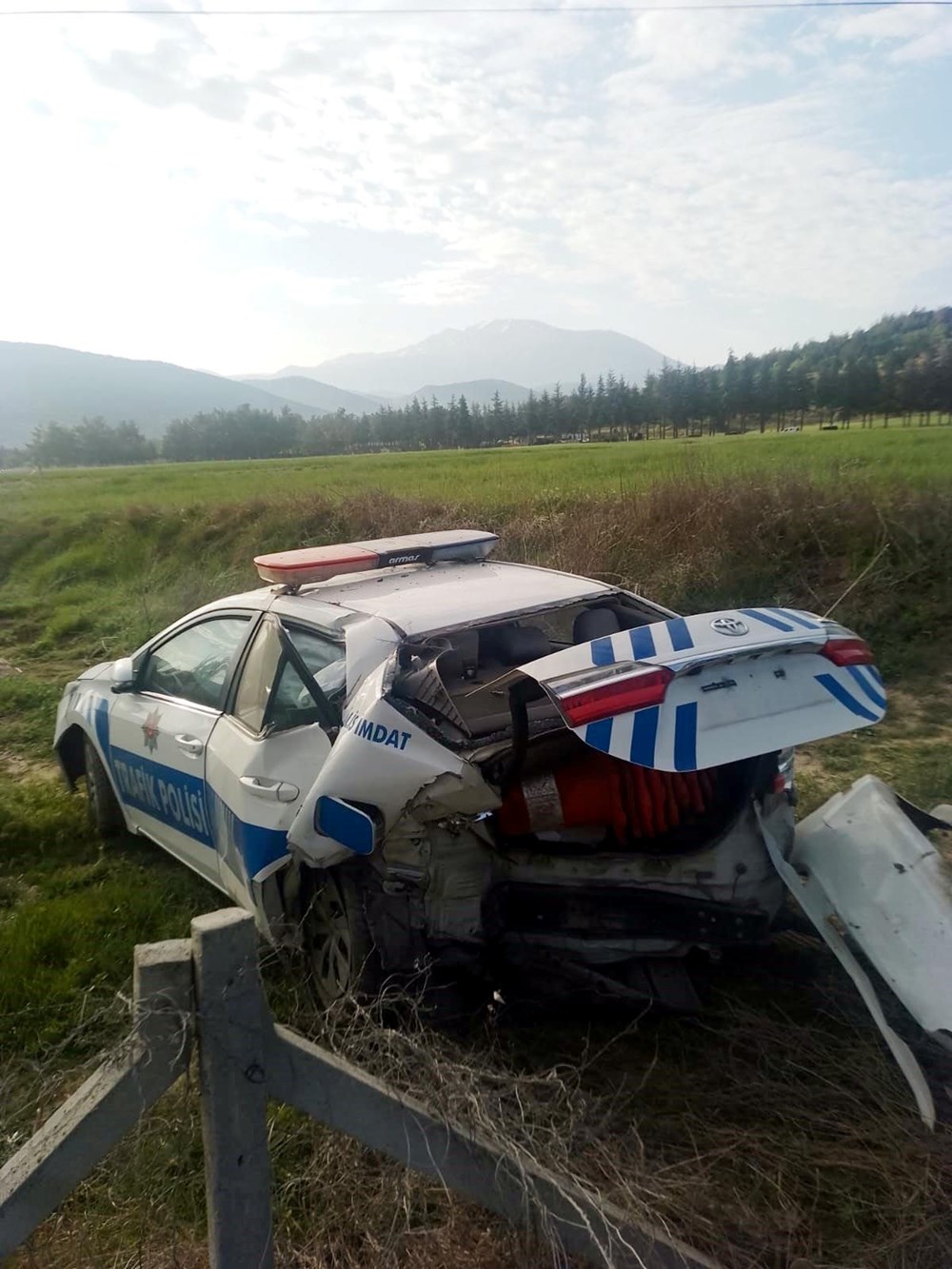 Isparta’da radar uygulaması yapan polise otomobil çarptı: 1 şehit, 4 yaralı - 4
