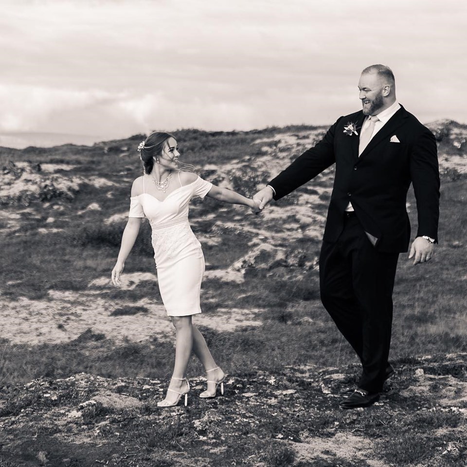 Hafþór Júlíus Björnsson ile Kelsey Henson evlendi - 1