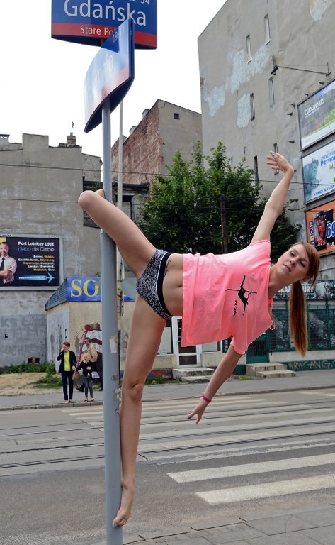 Body Paint Handstand Prank