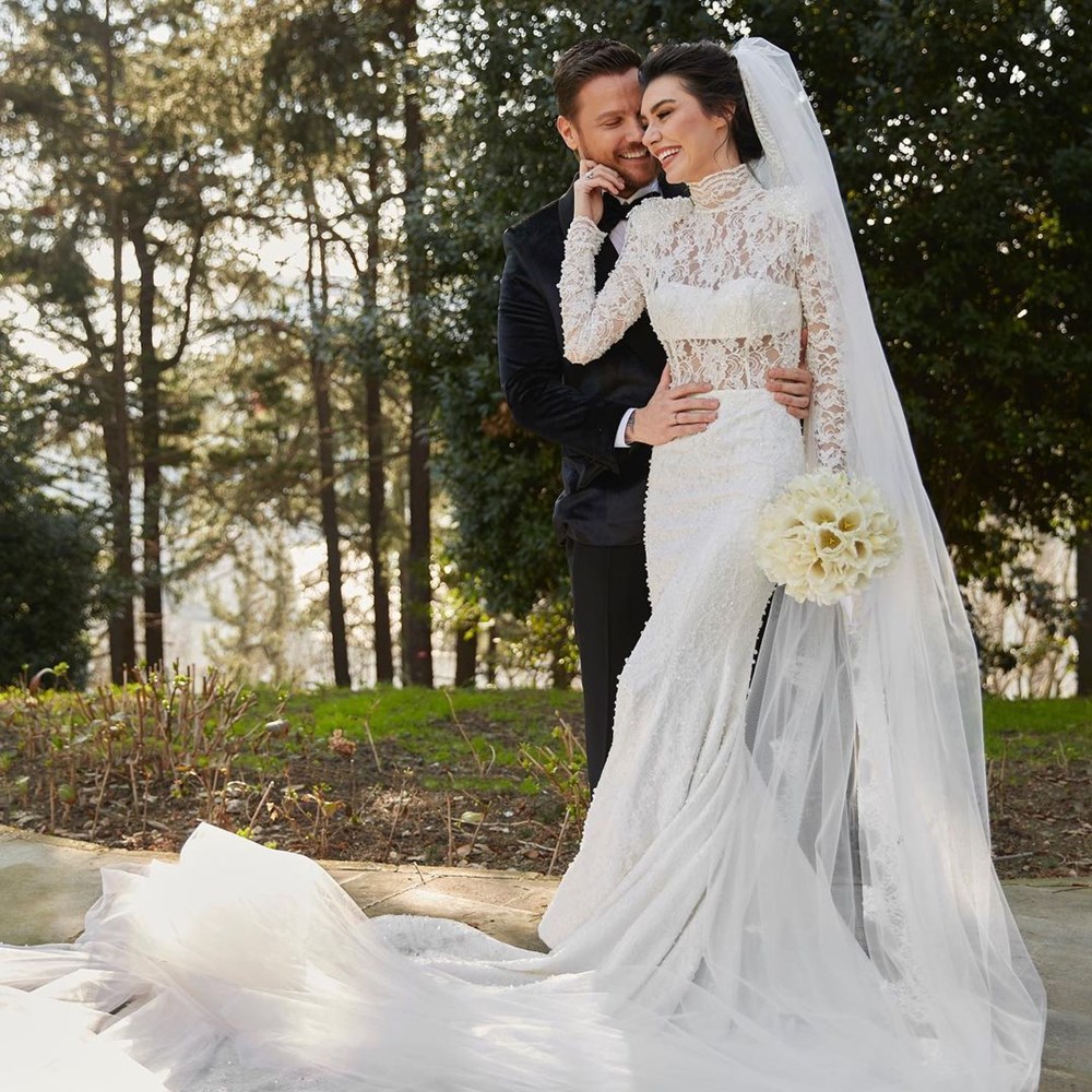 Sinan Akçıl ile Burcu Kıratlı ikinci kez evlendi - Magazin Haberleri