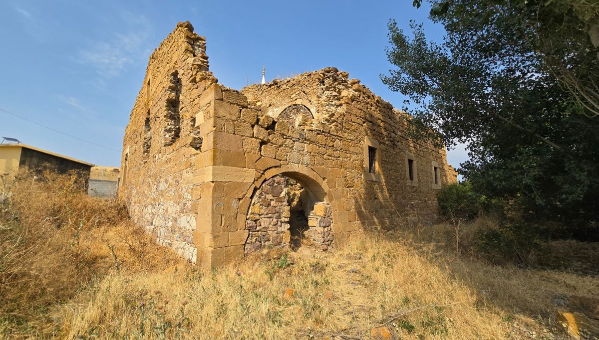 Garipler Köyü Kilisesi 300 yıldır ayakta
