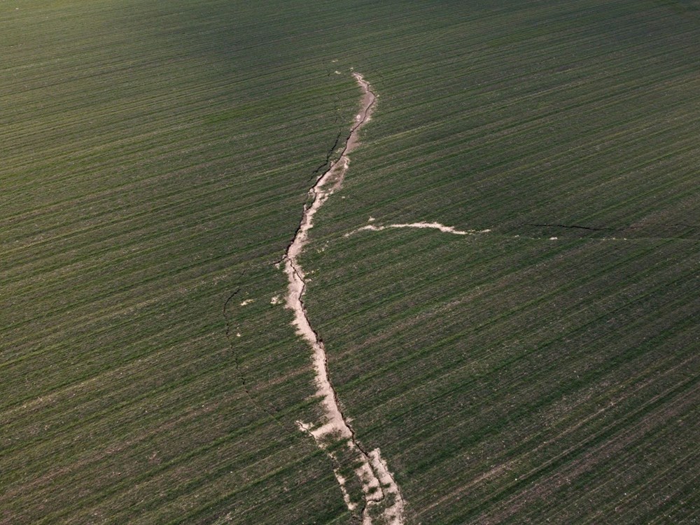 Fay hattının geçtiği köy enkaza döndü - 13