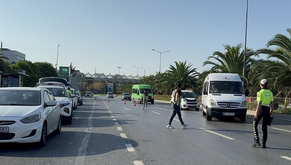 Megakentte okul servislerine denetimler sürüyor Megakentte okul servislerine denetimler sürüyor
