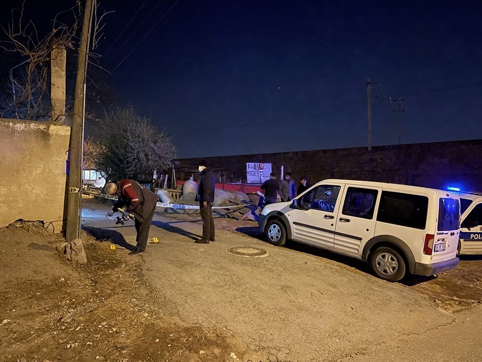 Kayseri'de komşu kavgası: 3 yaralı - 1