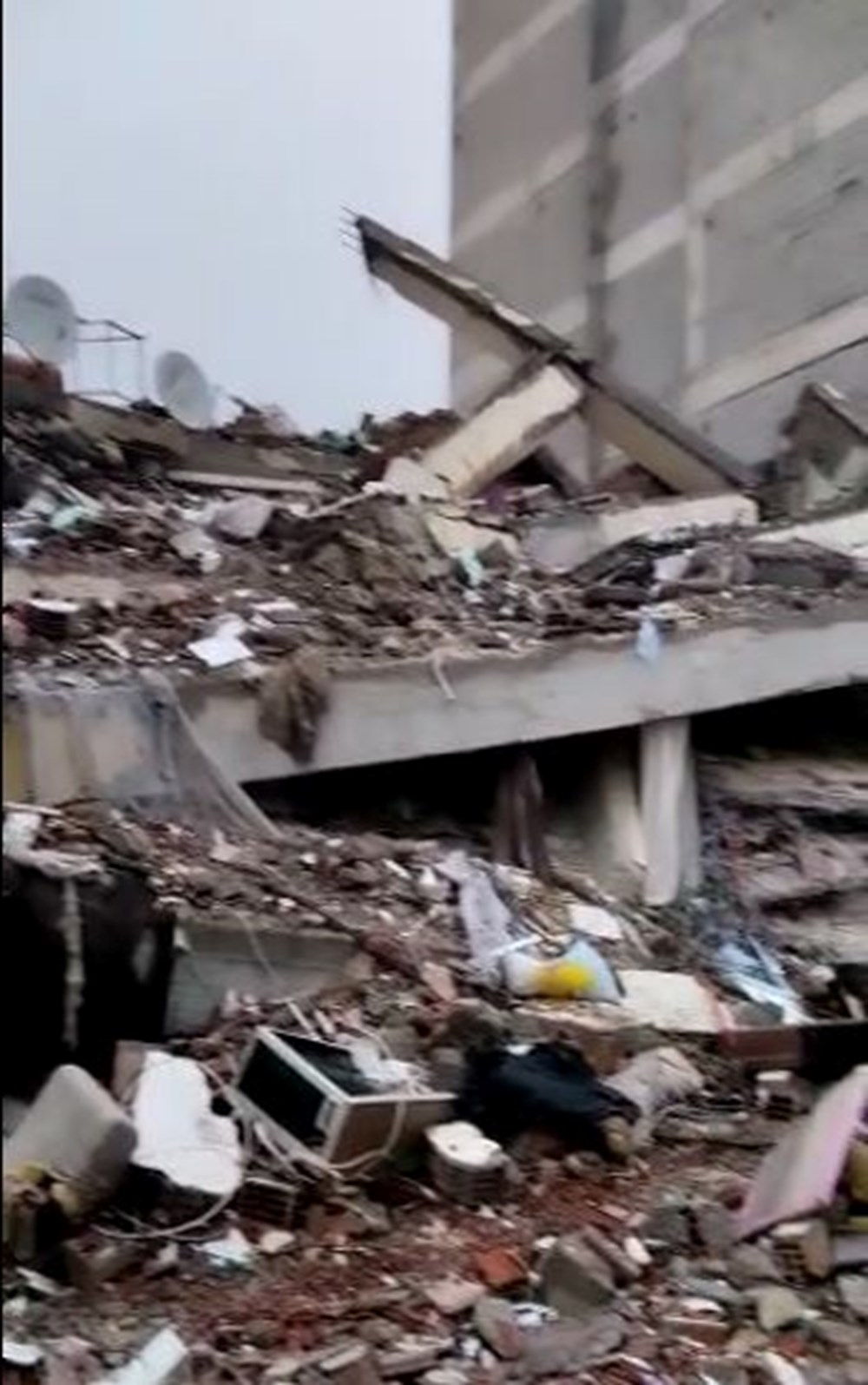 Annesi, eşi, 3 çocuğu ve kayınvalidesini kaybetti, kayıp kızını arıyor - 3