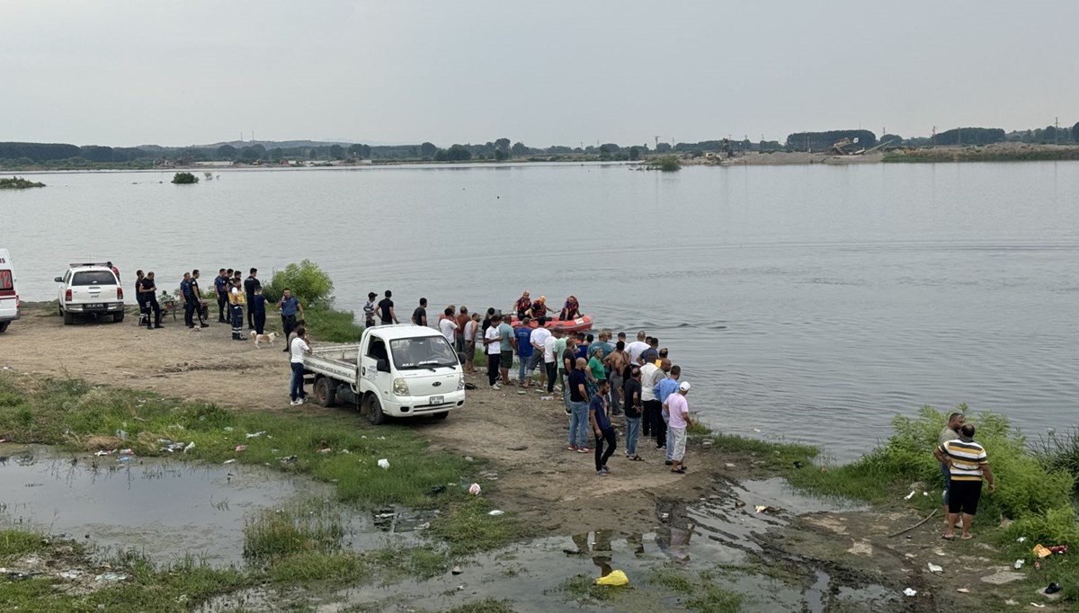 Serinlemek için Meriç Nehri’ne giren 3 gençten 2’si kayboldu